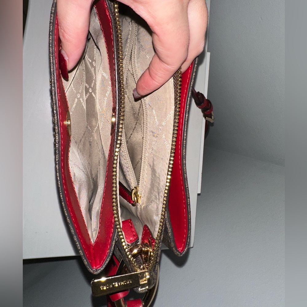 Sold!!!! Michael Kors Nicole Crossbody Bag - Picture 6 of 7